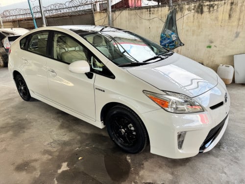 Toyota Prius 2013 option 4 Delux solar Full