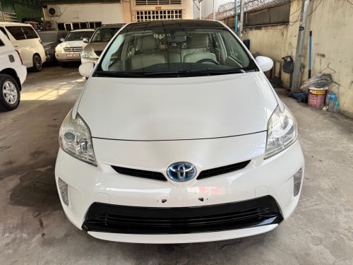 Toyota Prius 2013 option 4 Delux solar Full