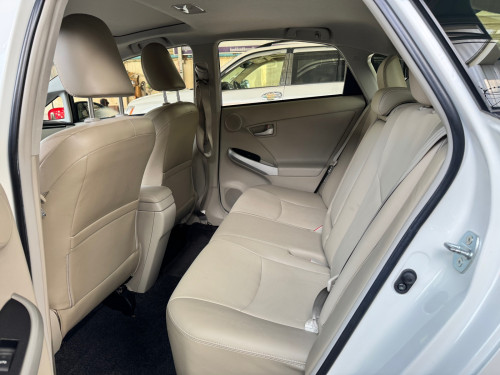 Toyota Prius 2013 option 4 Delux solar Full