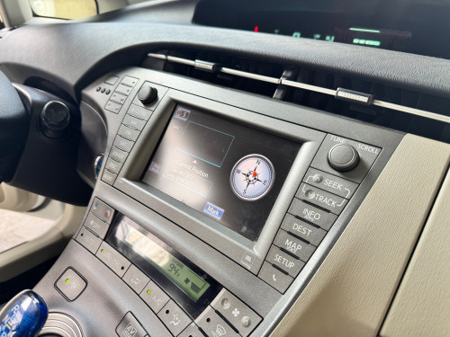 Toyota Prius 2013 option 4 Delux solar Full