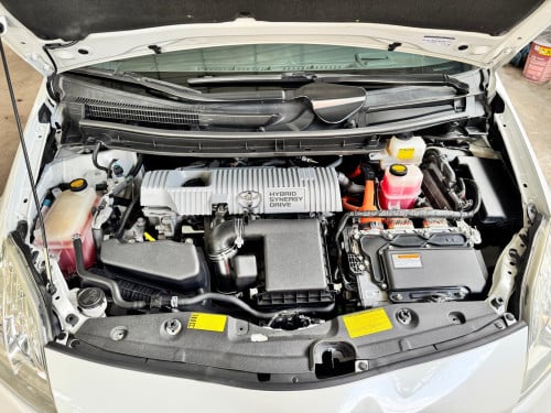 Toyota Prius 2013 option 4 Delux solar Full