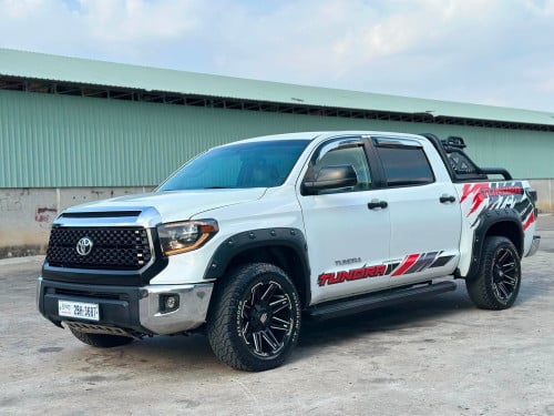 Tundra 2008 ឡើង 2021 ប៉ុង2  full options មានឡាយសិន ឡានស្អាត អត់បុក