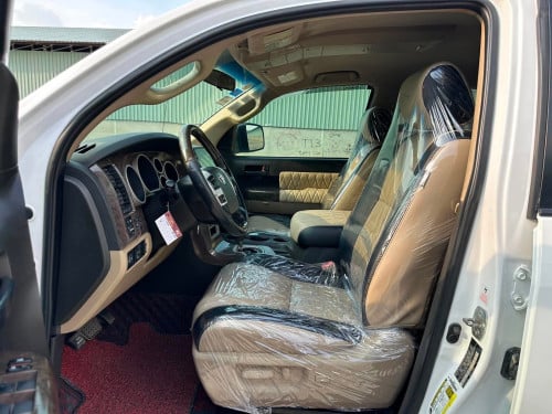 Tundra 2008 ឡើង 2021 ប៉ុង2  full options មានឡាយសិន ឡានស្អាត អត់បុក