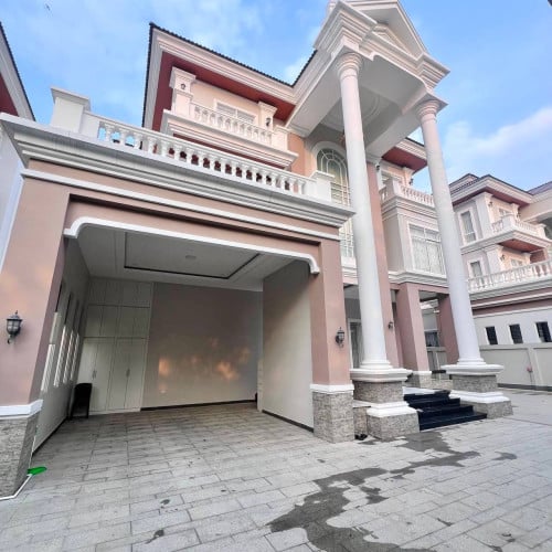 Villa Queen for rent at Peng Houth 60m Somdac Hun Sen Blvd
