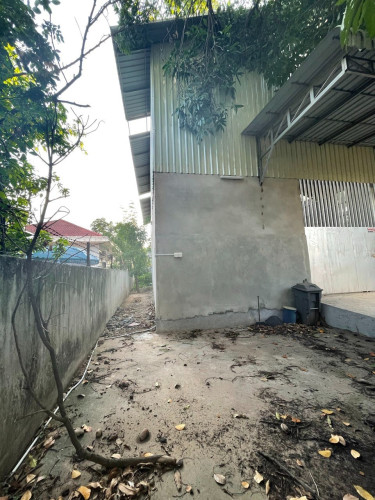WAREHOUSE & LAND FOR SALE