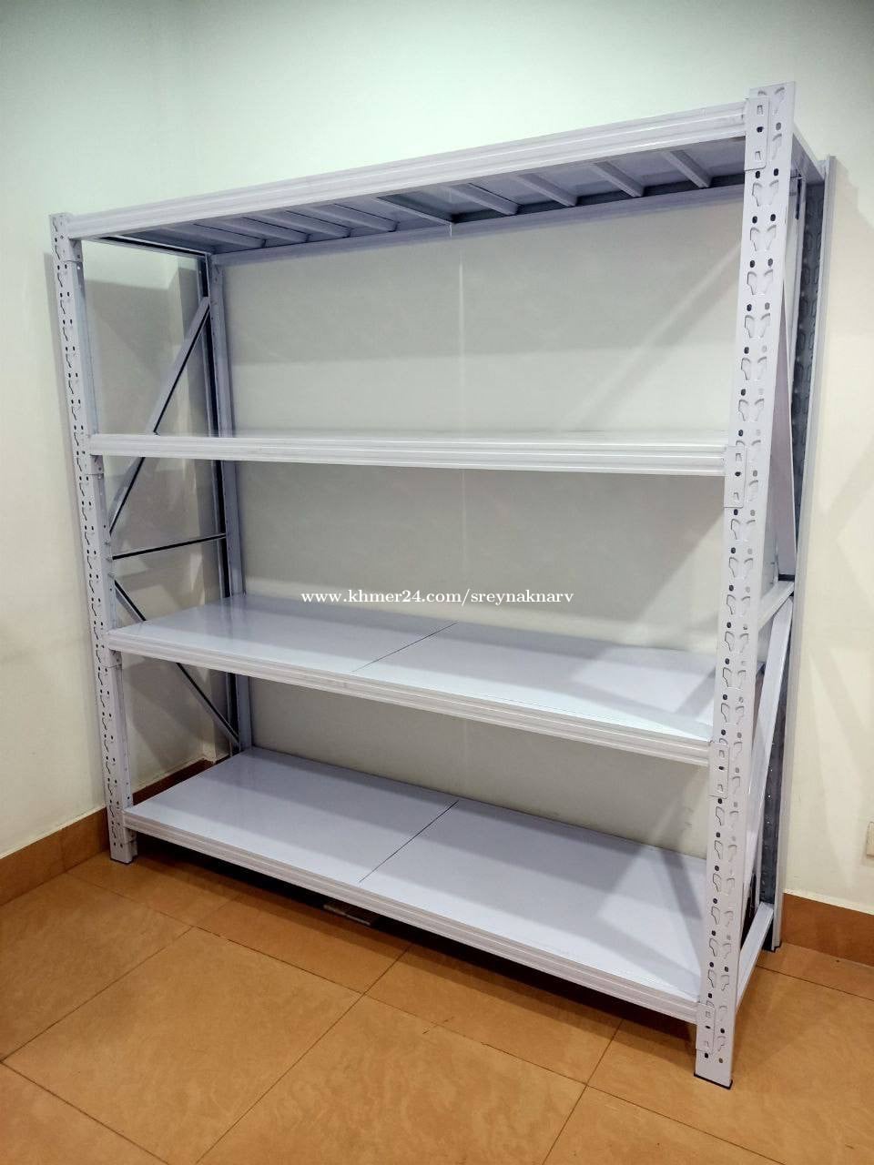ធ្នើ ឃ្លាំង
