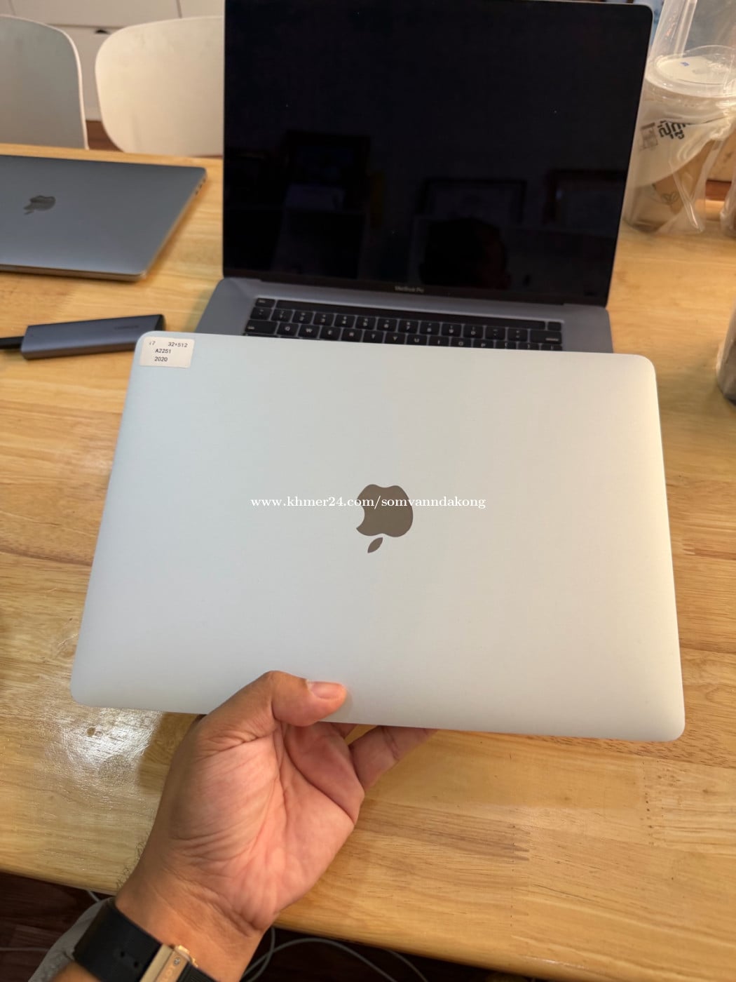 MacBook Pro 2020 13” i7 32G/512G battery 95%