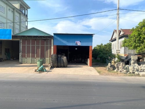 ដីលក់បន្ទាន់ ស្ថិតលើផ្លូវធំហាណូយ