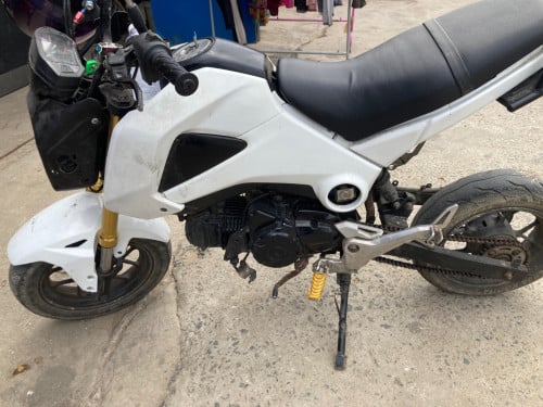 ម៉ូតូលក់ ប្រញាប់លុយ