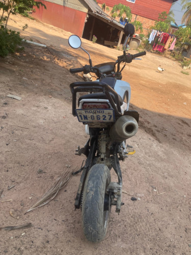 ម៉ូតូលក់ ប្រញាប់លុយ