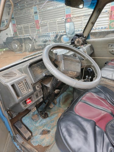 ឡានលក់ចរចារបានតិចតួច