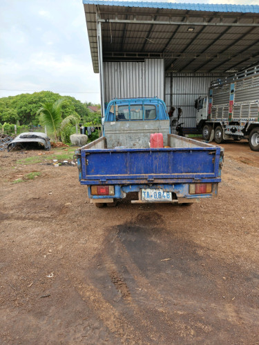 ឡានលក់ចរចារបានតិចតួច