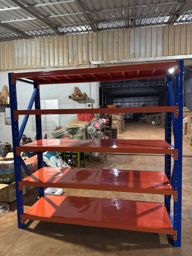 ធ្នើ ឃ្លាំង