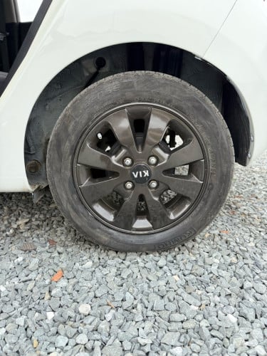 $8,050 Kia Morning 2013