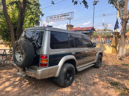 ឡានលក់ Brand : Mitsubishi PAJERO