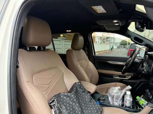 ស្តុក​ថ្មី​ Ford Everest Titanium