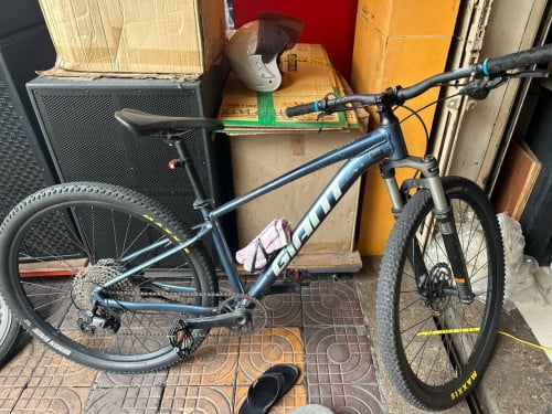 កង់មួយទឹកGiant Talon 0