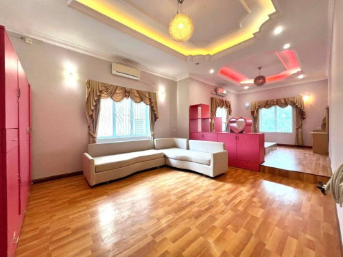 ផ្ទះសម្រាប់ជួល House for rent at