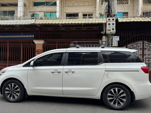 ឡាន Kia Carnival