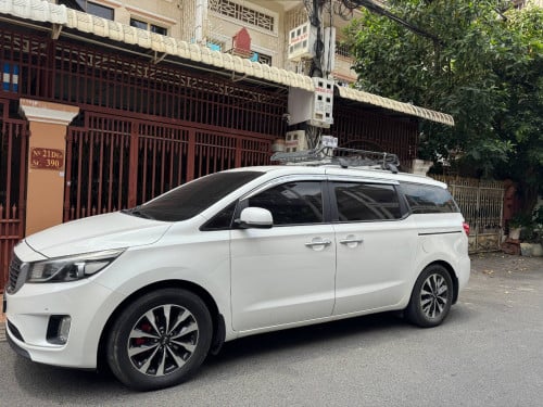 ឡាន Kia Carnival