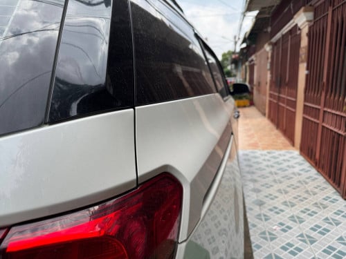 ឡាន Kia Carnival