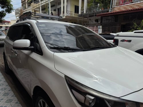 ឡាន Kia Carnival