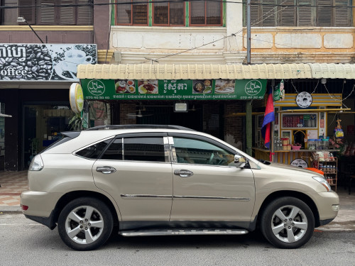 ឡាន​លក់​lexus​Rx330 full ប៉ុង 2 ឆ្នាំ​ផលិត​205