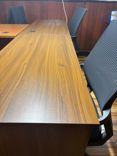 តុOffice មាន​2