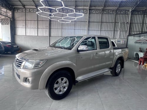 រថយន្ pick up ទើបកាត់បាន TOYOTA HILUX VIGO 012