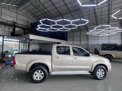 រថយន្ pick up ទើបកាត់បាន TOYOTA HILUX VIGO 012