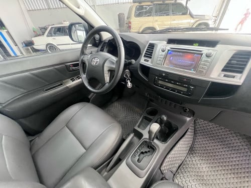 រថយន្ pick up ទើបកាត់បាន TOYOTA HILUX VIGO 012