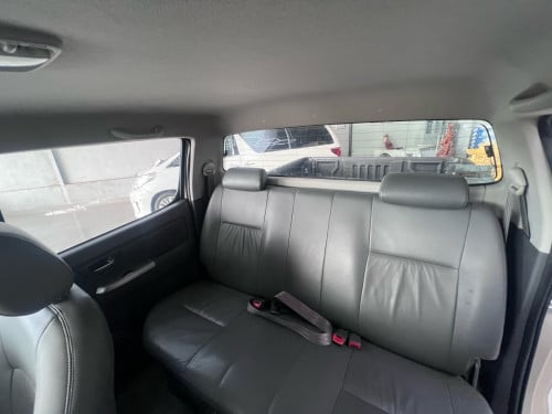 រថយន្ pick up ទើបកាត់បាន TOYOTA HILUX VIGO 012