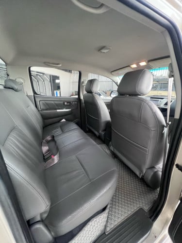 រថយន្ pick up ទើបកាត់បាន TOYOTA HILUX VIGO 012