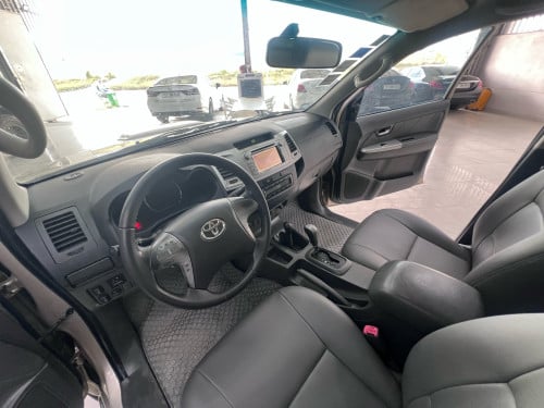 រថយន្ pick up ទើបកាត់បាន TOYOTA HILUX VIGO 012