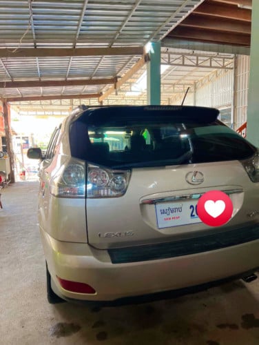 ចង់លក់ឡាន RX 330 ប៉ុង1* ព៍ណ ទឹកមាស Half full ឡានថ្មី ម្ចាស់ផ្ទាល