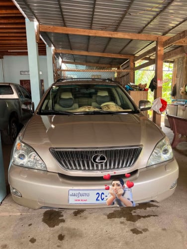 ចង់លក់ឡាន RX 330 ប៉ុង1* ព៍ណ ទឹកមាស Half full ឡានថ្មី ម្ចាស់ផ្ទាល
