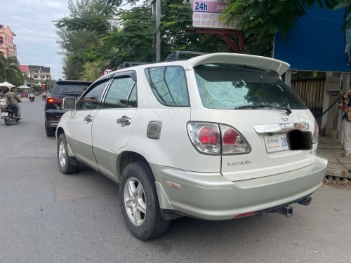 ឡានលក់ RX300