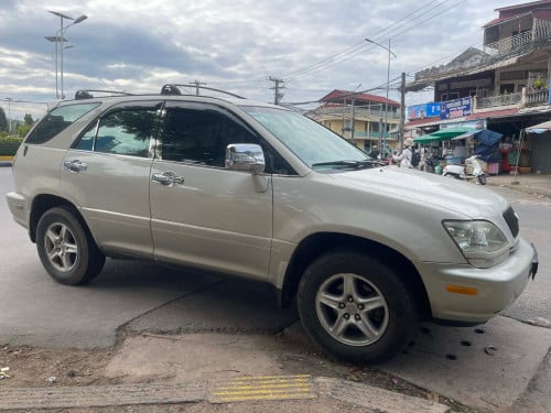 ឡានលក់ RX300