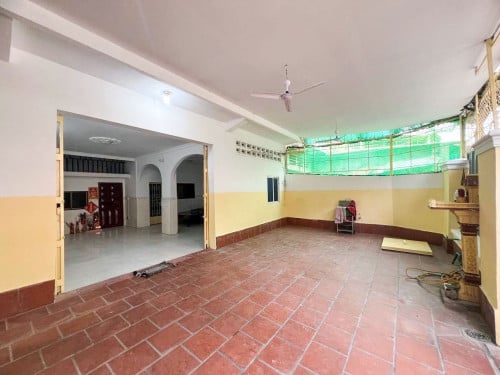 ផ្ទះអាជីវកម្មសម្រាប់ជួលនៅ បឹងកេងកង | Shophouse for rent at Beoung Keng Kong