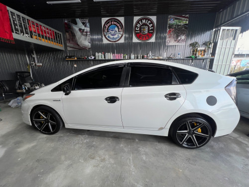 ឡានលក់ Toyota Prius 2010 Option 5 Advance