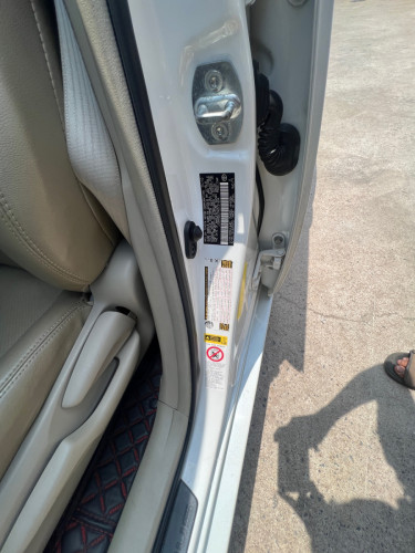 ឡានលក់ Toyota Prius 2010 Option 5 Advance