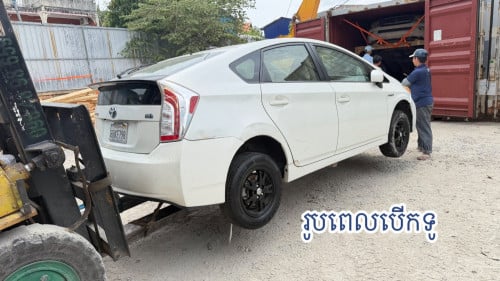 ✅ ទើបមកដល់ថ្មីរៀបចំម៉ាស្អាតលក់តែ:$19,800🚘2013 Toyota Prius Options3 ក្នុងលឿង