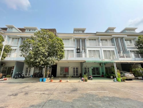🏡Link house LA for sale at Borey Peng huoth Boeng