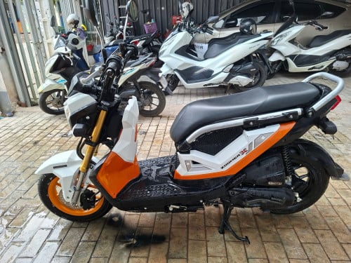លក់ zoomer x 2017 មានពន្ធ កាតគ្រី ម៉ាស៊ីនស្អាត ជឹះស្រួល