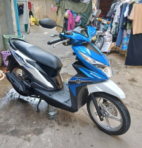 018 ម៉ូតូ​ស្អាត​ ​មានកាតគ្រី