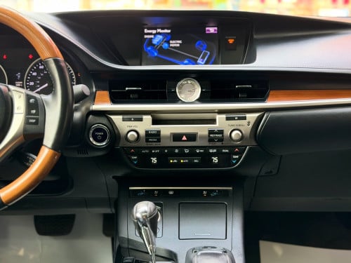 2014 LEXUS ES 300h Hybrid Premium Full Option រថយន្ត​ក្រដាសពន្ធថ្មី​ទេីបនាំចូល​