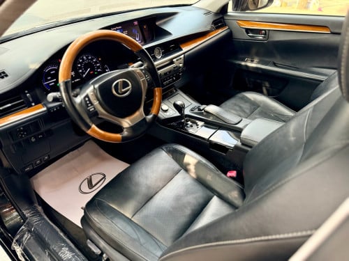 2014 LEXUS ES 300h Hybrid Premium Full Option រថយន្ត​ក្រដាសពន្ធថ្មី​ទេីបនាំចូល​