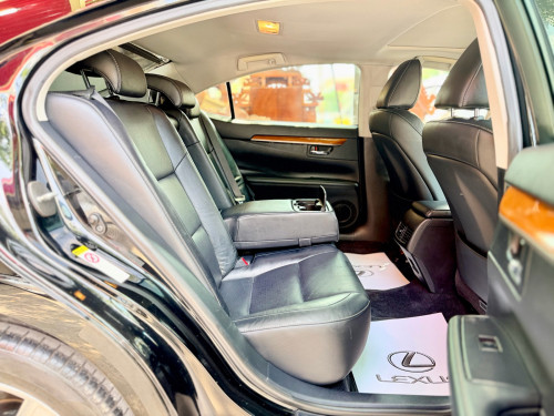 2014 LEXUS ES 300h Hybrid Premium Full Option រថយន្ត​ក្រដាសពន្ធថ្មី​ទេីបនាំចូល​