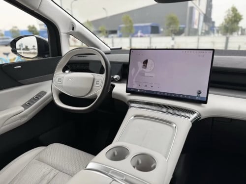 2024 Xpeng X9 Full Option
