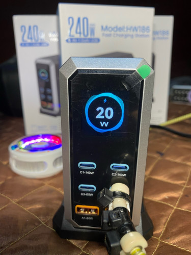240W GAN charger station  ឆ្នាំងសាក់កម្លាំង240W -  Iphone  samsung កាស់  Laptop